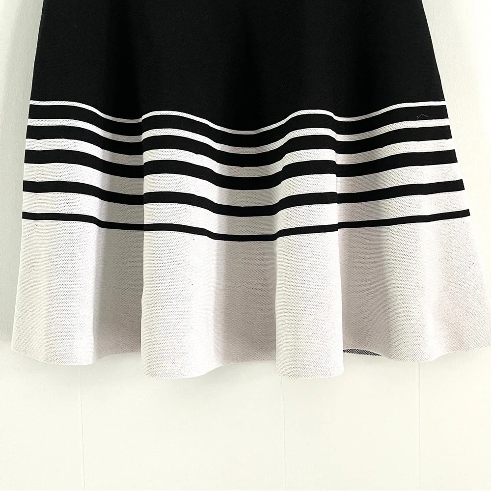 SAKS FIFTH AVENUE Knit Striped Flare Skirt Womens S Black White Classic Preppy